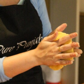 How to make Makki di Roti