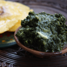 Saag Pure Punjabi Saag and Corn Roti dinner kit